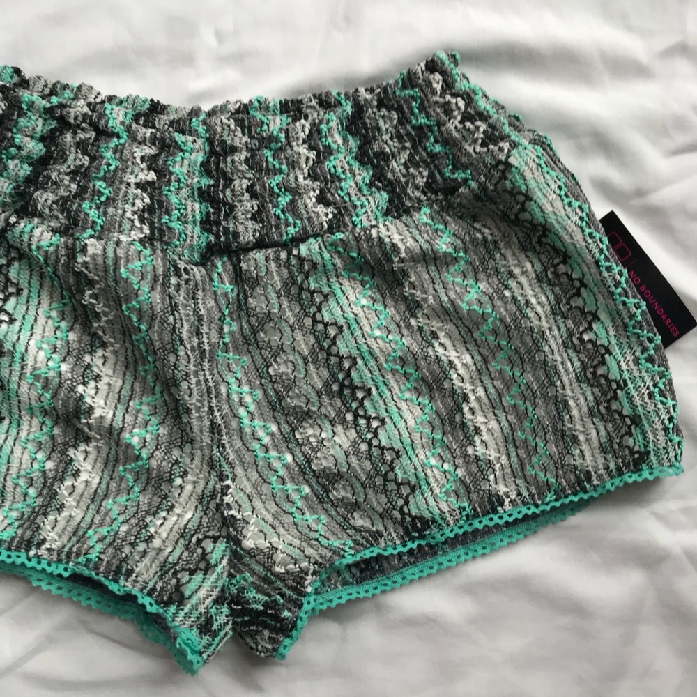 🔴3/$10 NWT No Boundaries Stretch Crochet Shorts